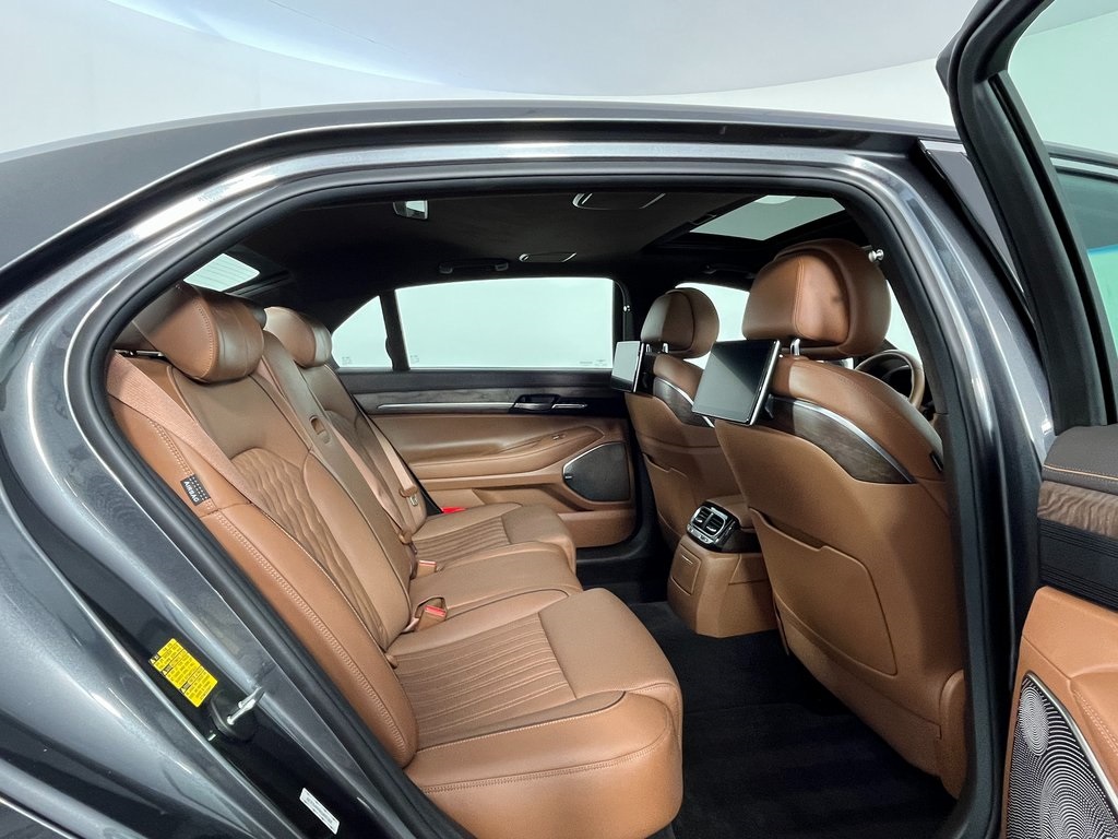 2021 Genesis G90 5.0 Ultimate photo 17