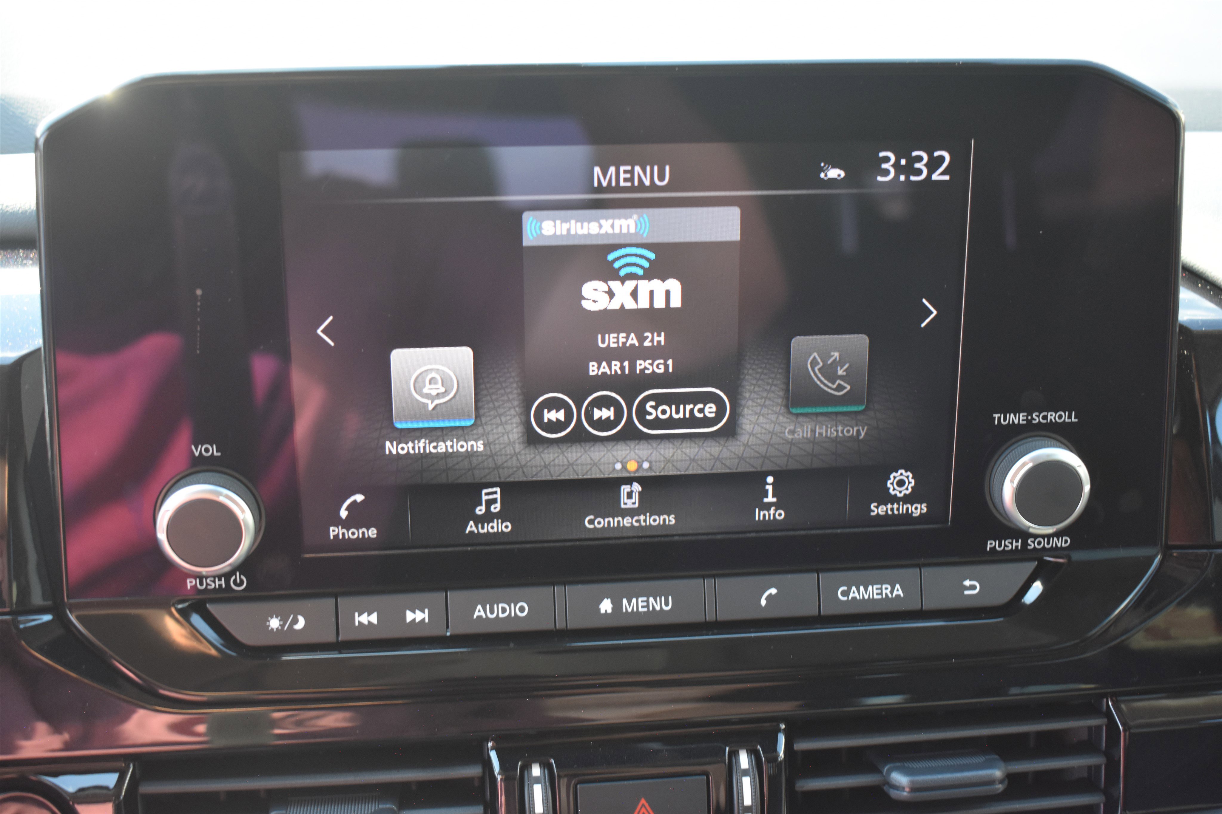 2025 Nissan Pathfinder SV photo 8