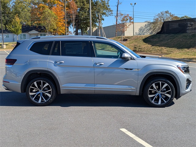 2026 Volkswagen Atlas SEL Premium R-Line photo 3