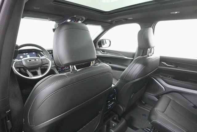2025 Jeep Grand Cherokee Limited photo 24