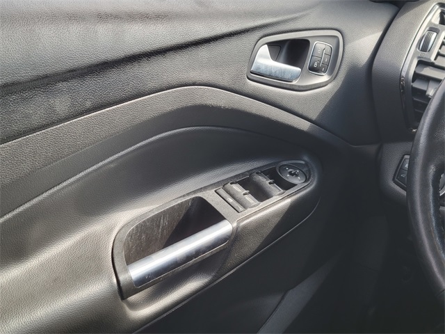 2017 Ford Escape Titanium photo 33