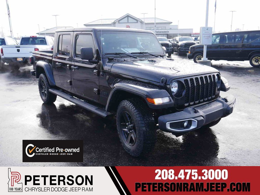 2021 Jeep Gladiator Sport S's photo