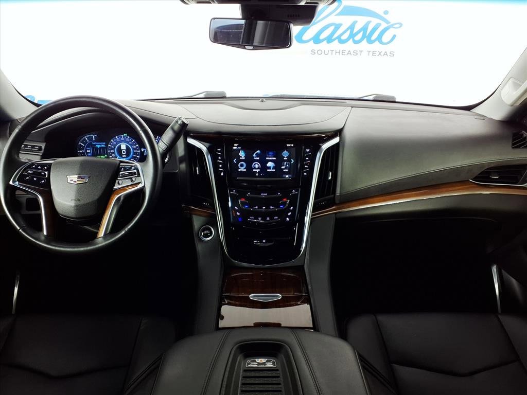 2019 Cadillac Escalade Luxury photo 3