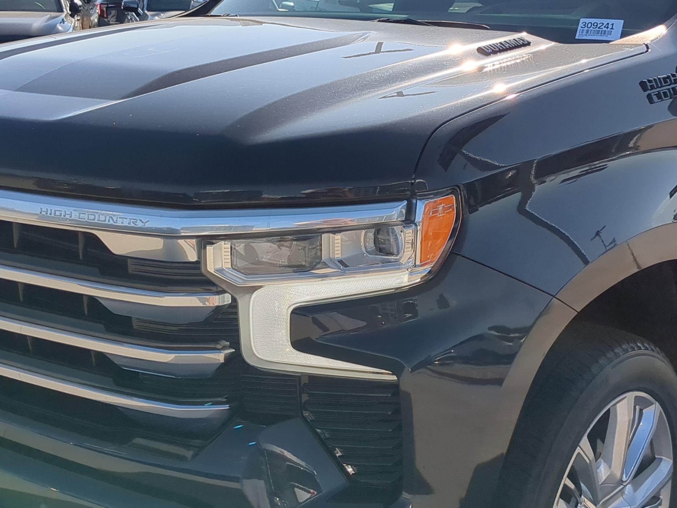2023 Chevrolet Silverado 1500 High Country photo 10