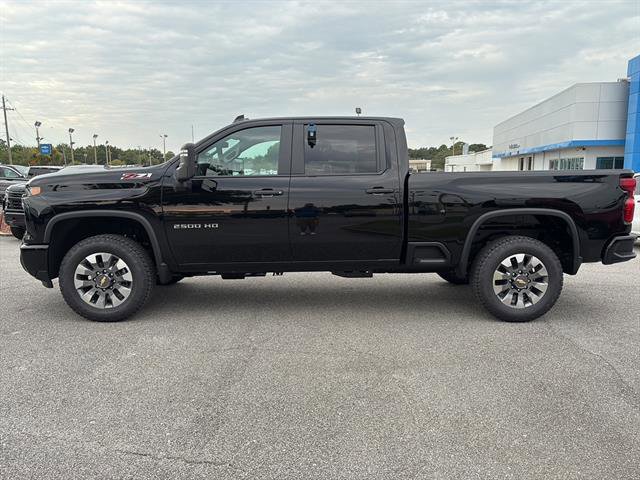 2025 Chevrolet Silverado 2500HD Custom photo 4