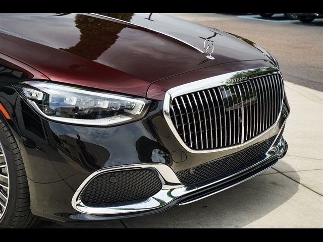 2023 Mercedes Benz S Maybach 580 4MATIC photo 4