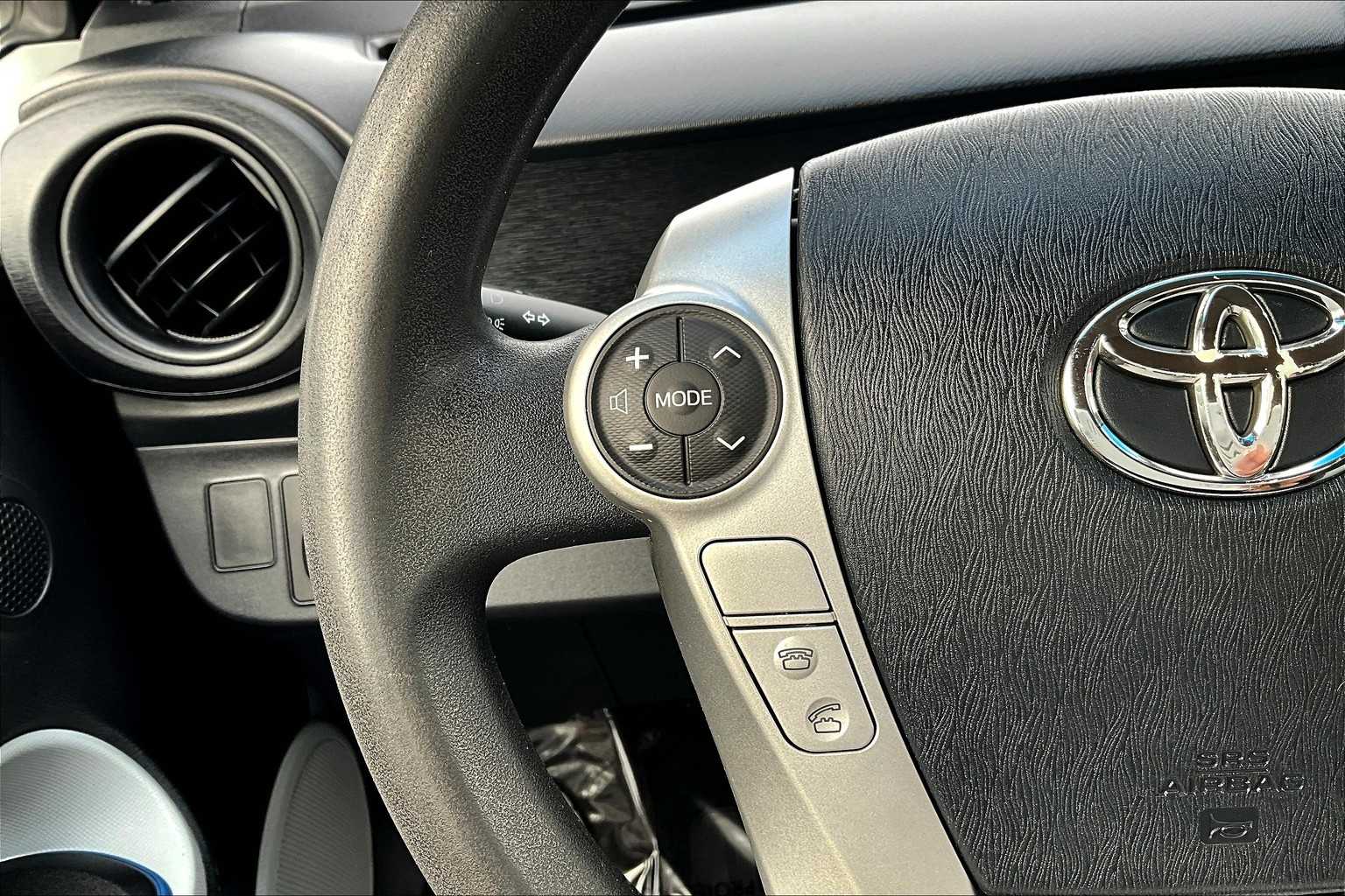 2013 Toyota Prius C Two photo 22
