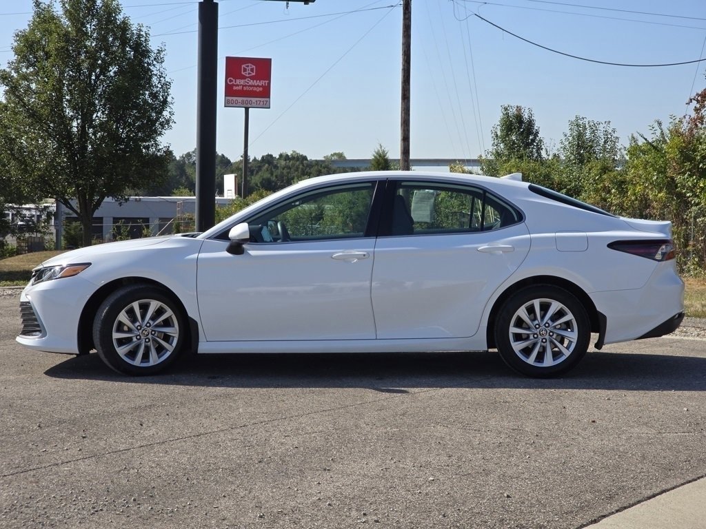 2023 Toyota Camry LE photo 12