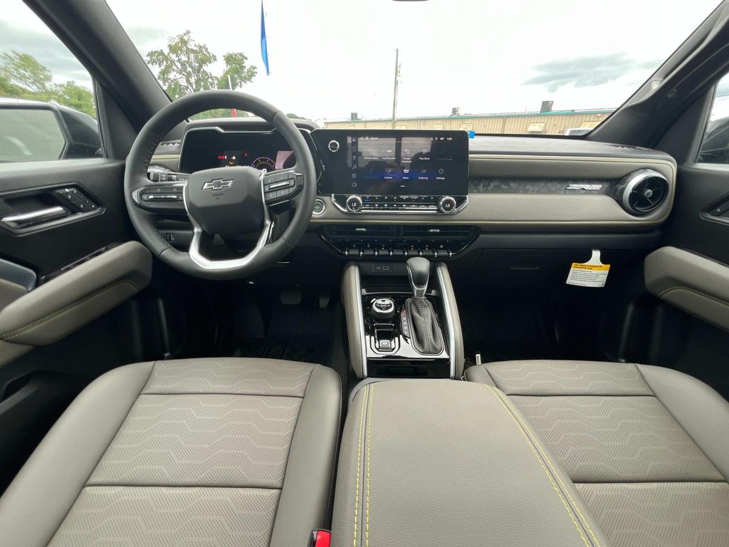 2025 Chevrolet Colorado ZR2 photo 13