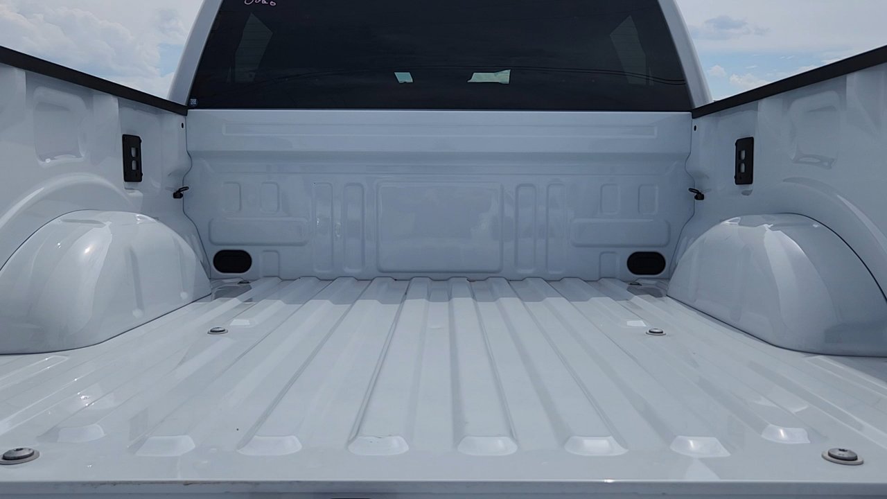 2025 Ford F-150 Lightning photo 16