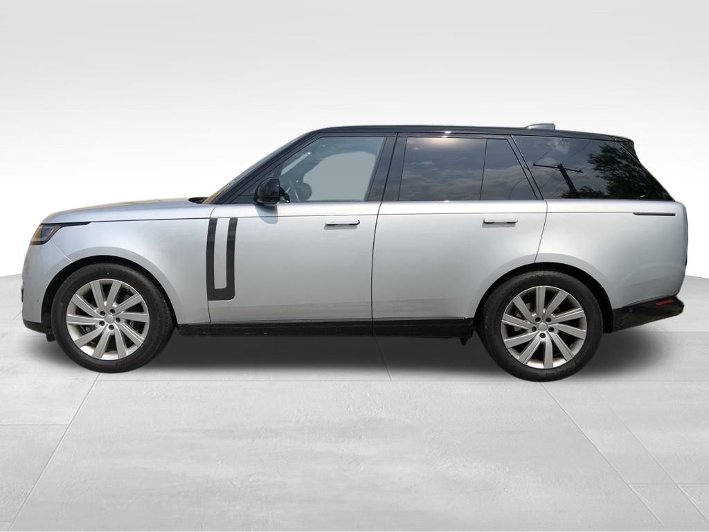 2024 Land Rover Range Rover SE photo 5