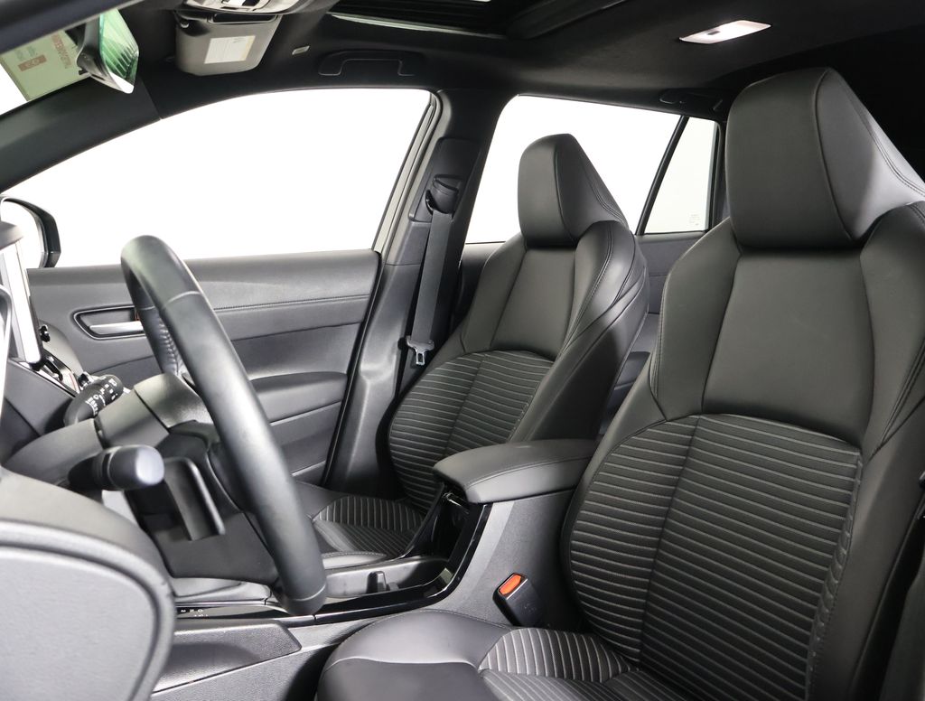 2024 Toyota Corolla Cross Hybrid XSE photo 5