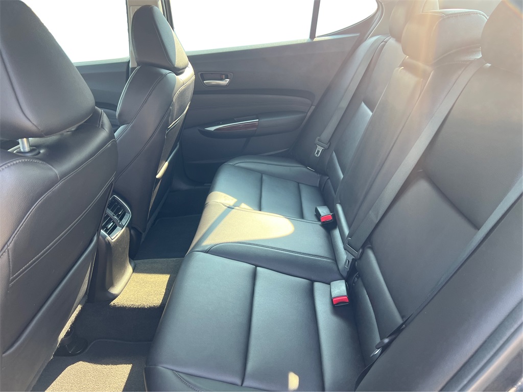 2015 Acura TLX photo 10