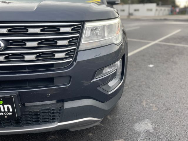 2017 Ford Explorer XLT photo 3