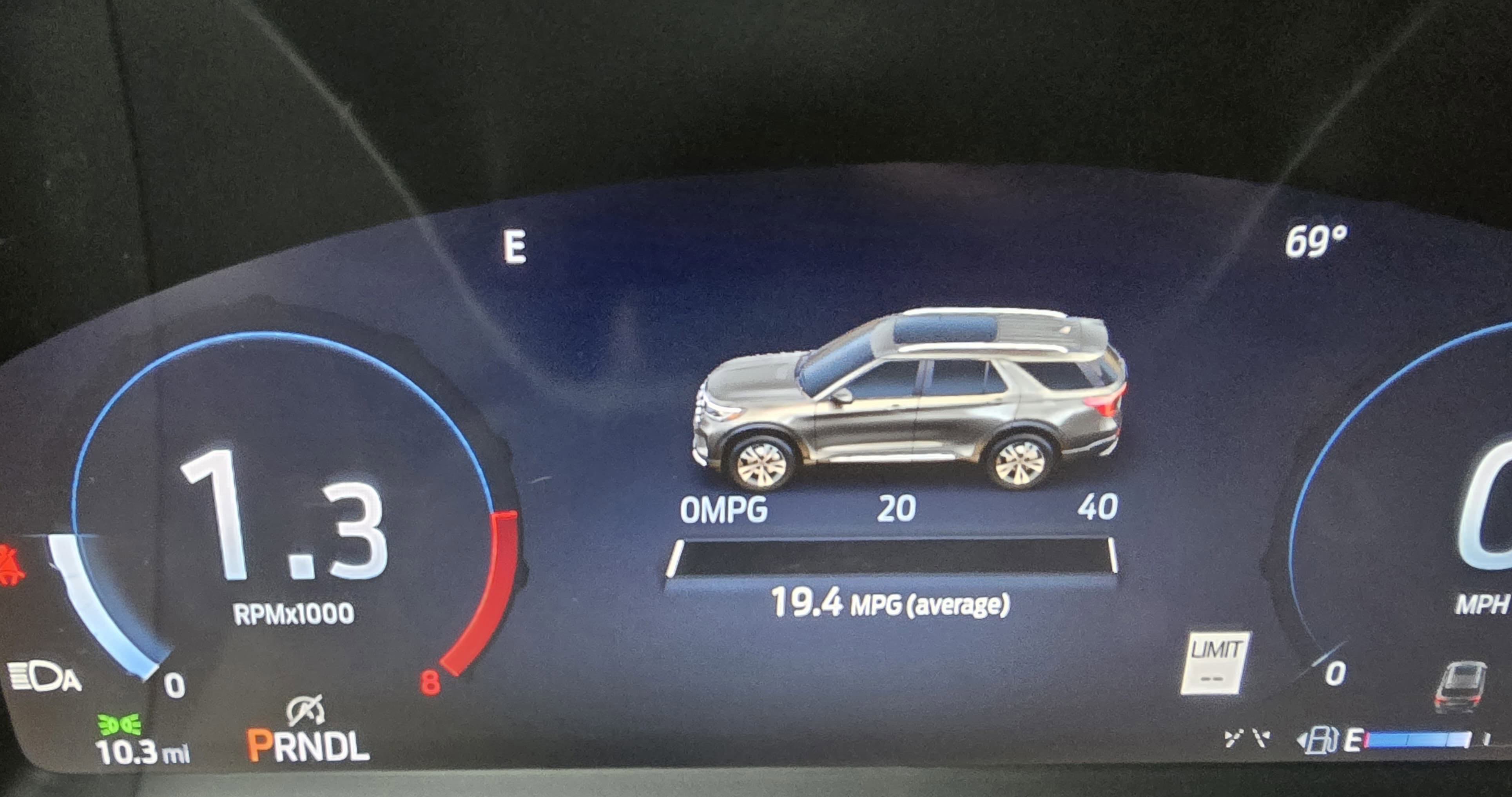 2025 Ford Explorer ST-Line photo 17