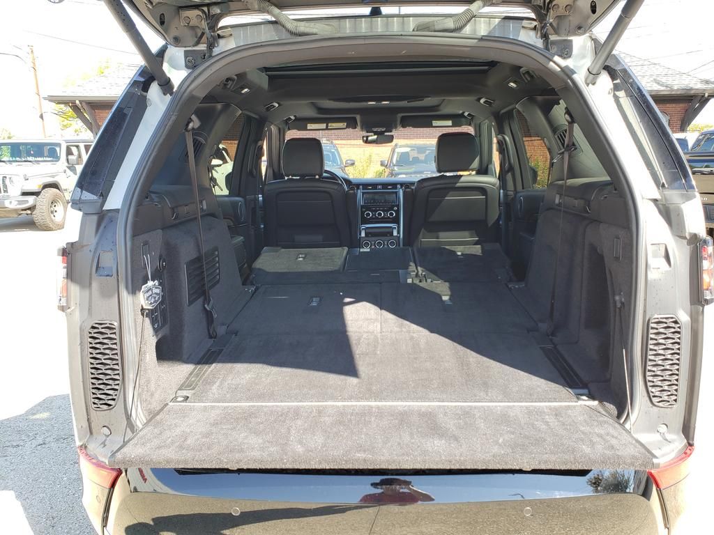 2018 Land Rover Discovery HSE photo 6