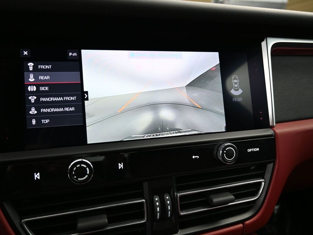 2024 Porsche Macan GTS photo 24