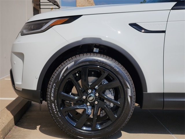 2025 Land Rover Discovery S photo 2