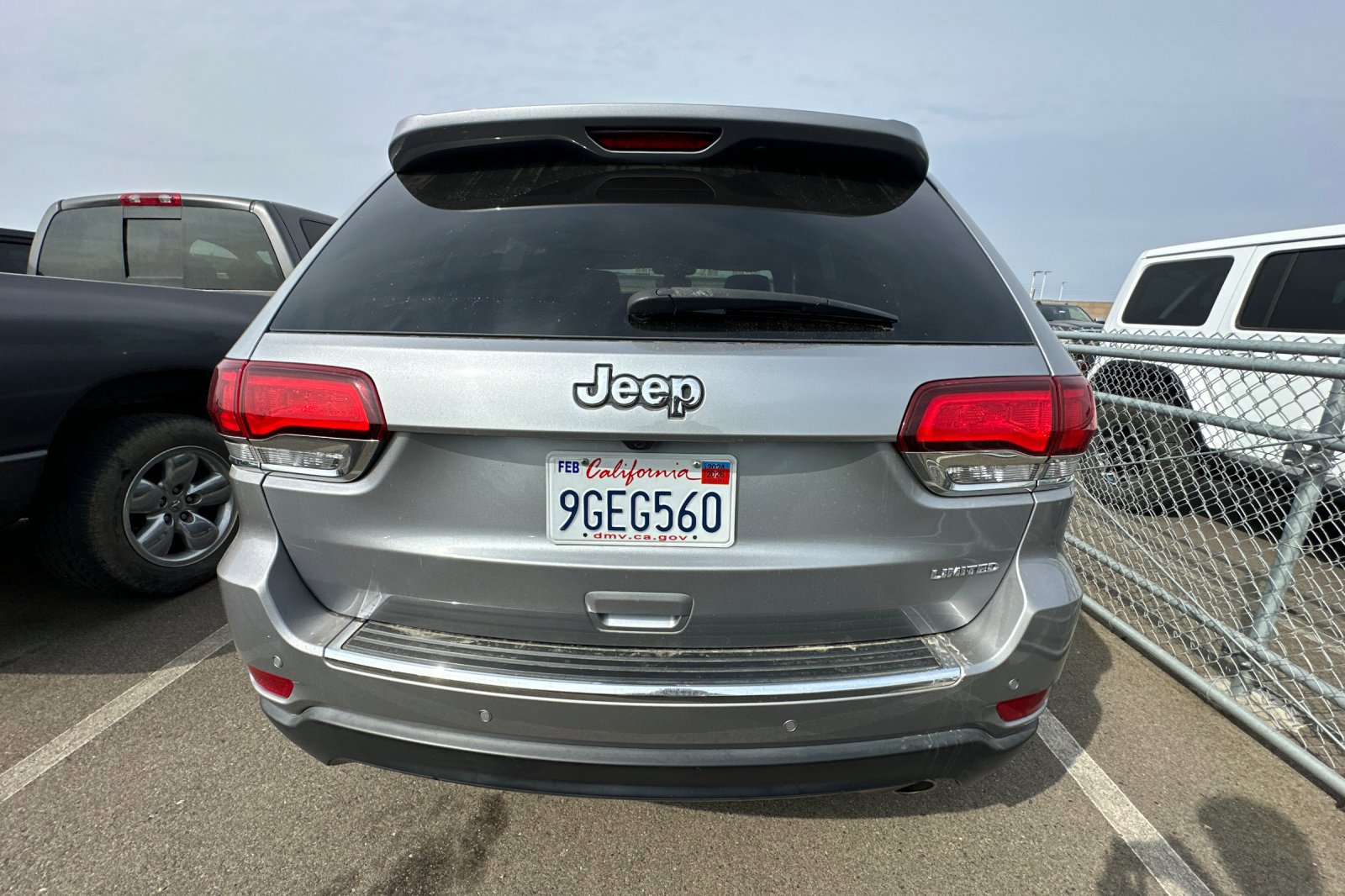 2020 Jeep Grand Cherokee Limited photo 2