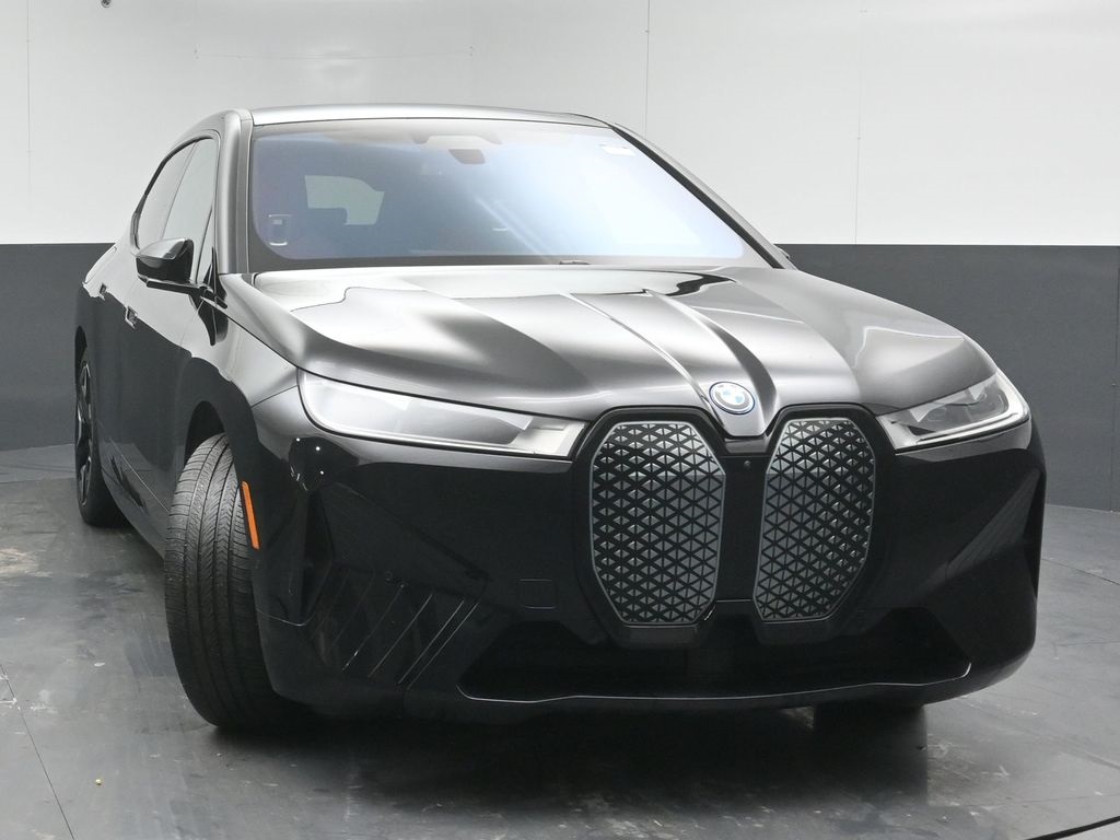 Used 2023 BMW iX Base with VIN WB523CF04PCM58590 for sale in Naperville, IL