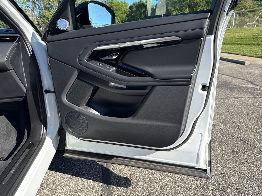 2021 Land Rover Range Rover Evoque R-Dynamic HSE photo 15