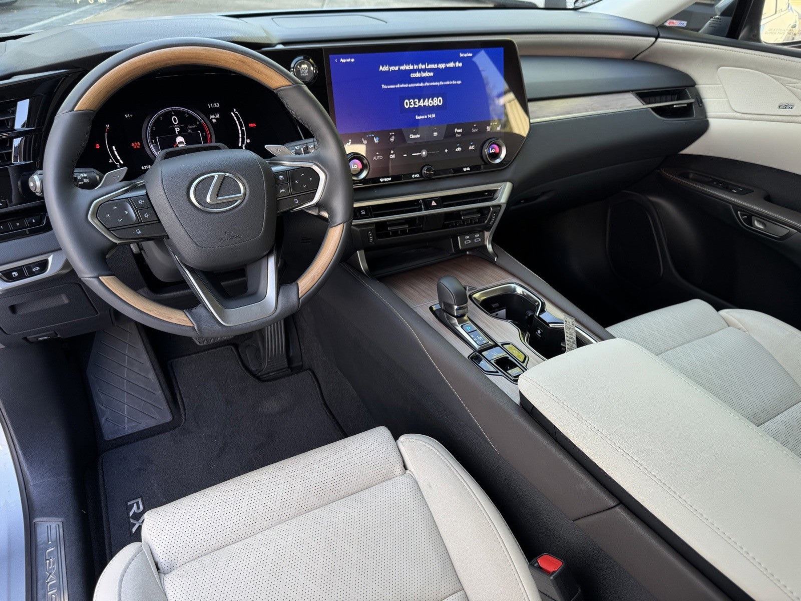 2024 Lexus RX 350 photo 2
