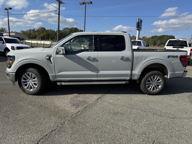 2024 Ford F-150 XLT photo 2