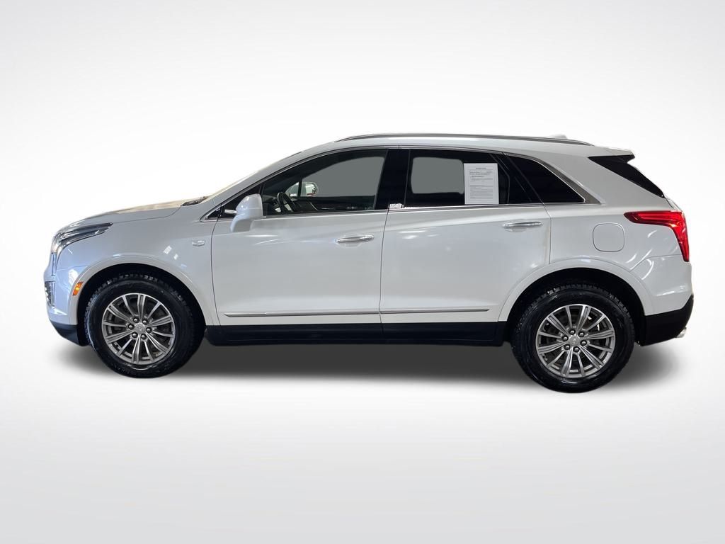 2017 Cadillac XT5 Luxury photo 2