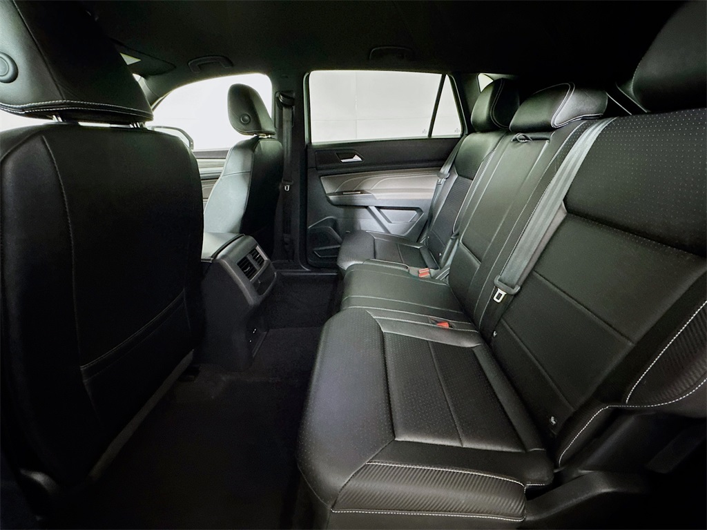 2023 Volkswagen Atlas Cross Sport V6 SE Technology photo 13