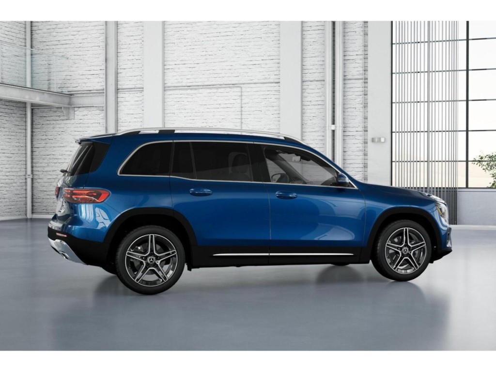 2026 Mercedes Benz GLB 250 photo 17