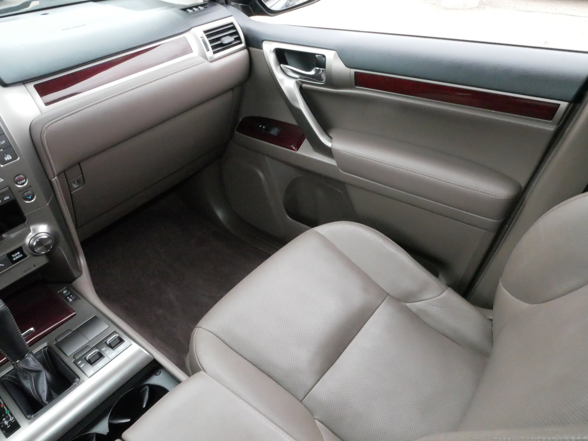 2019 Lexus GX 460 Premium photo 9
