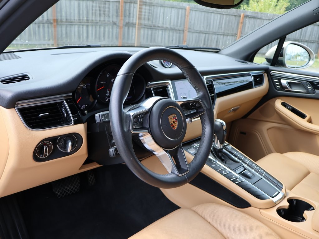 2017 Porsche Macan photo 4