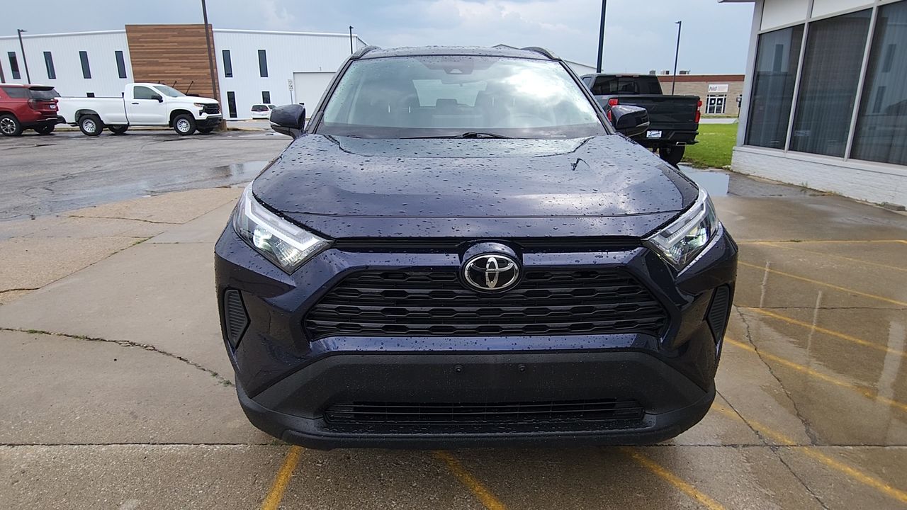2023 Toyota RAV4 XLE photo 2