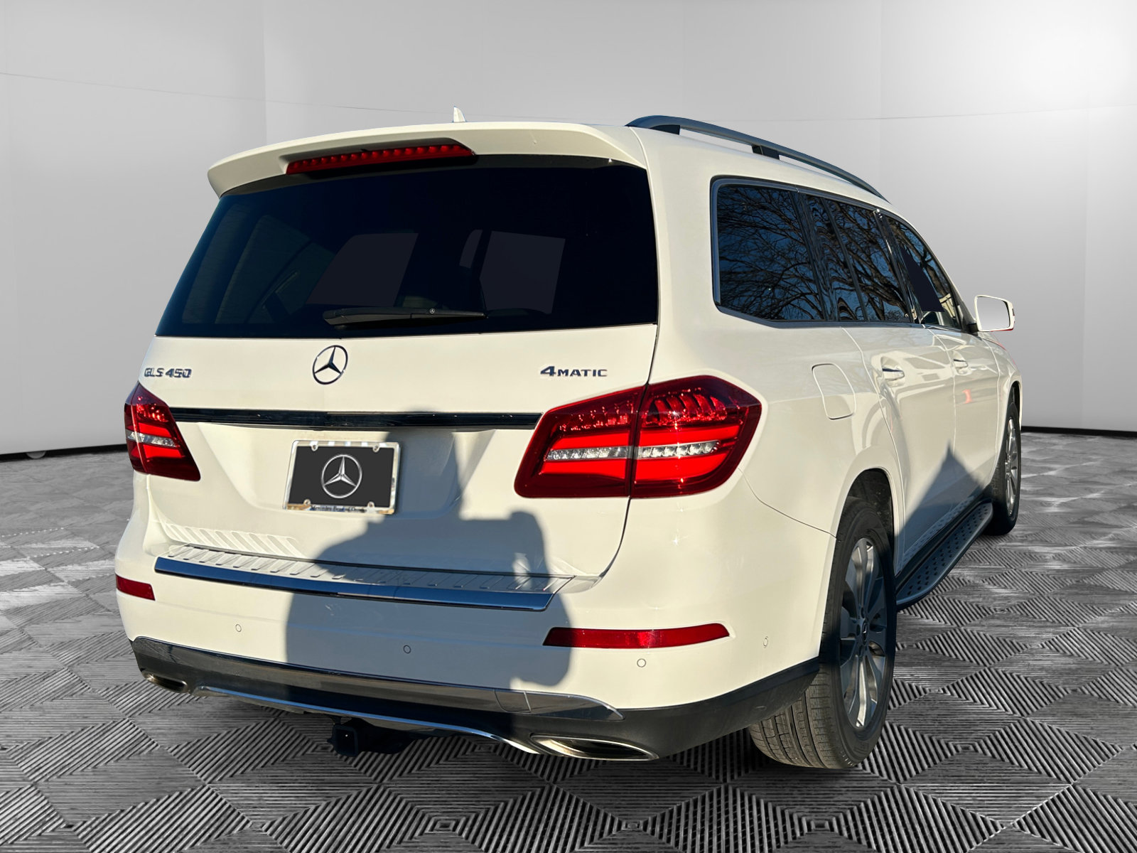 2018 Mercedes Benz GLS 450 4MATIC photo 4