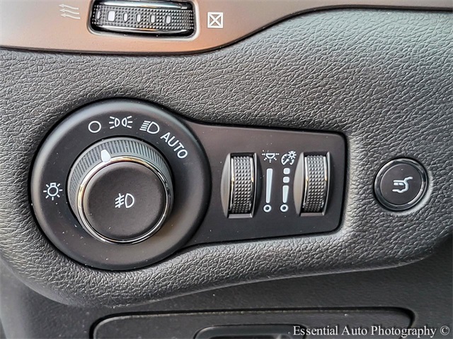 2022 JEEP CHEROKEE - Image 24