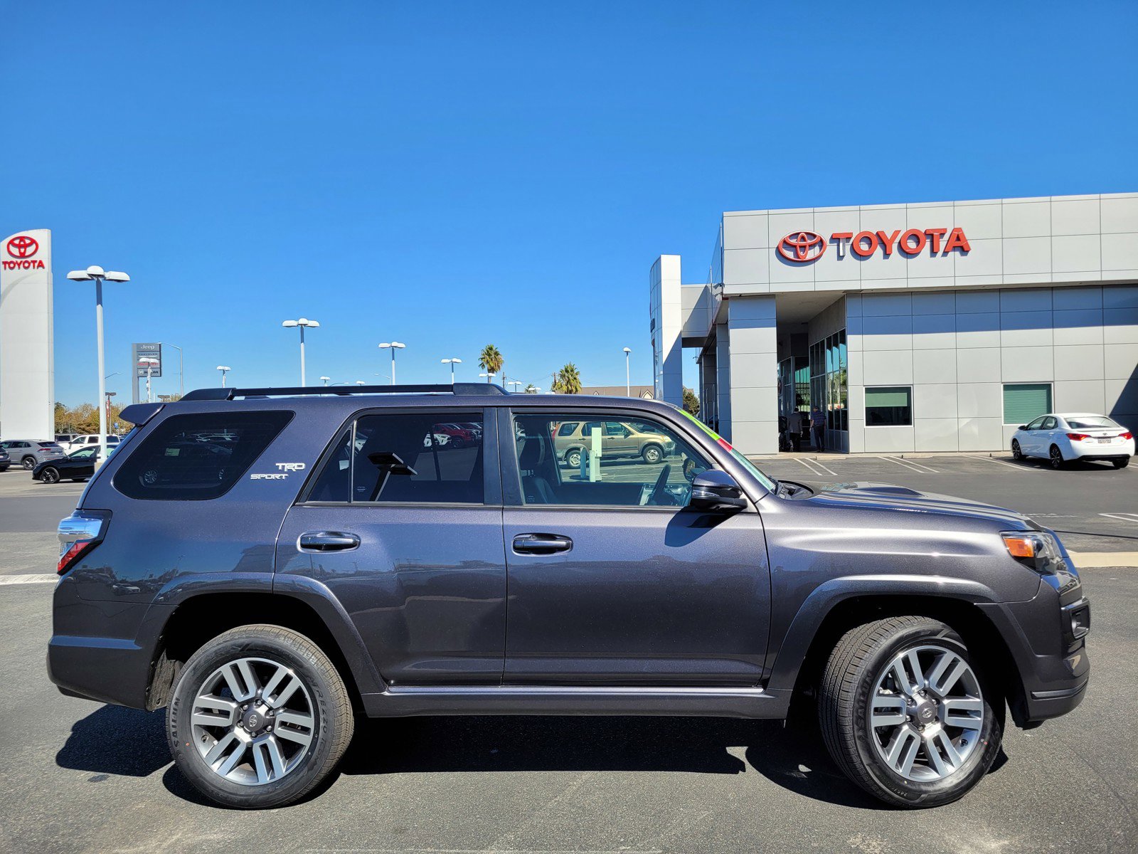 2022 Toyota 4Runner TRD Sport photo 2