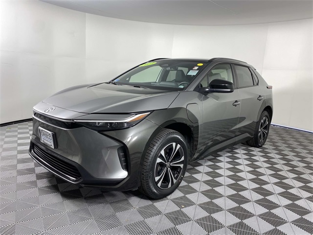 2023 Toyota bZ4X XLE photo 3