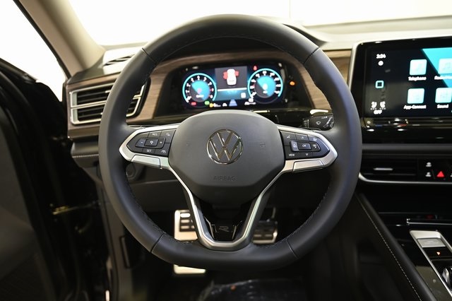 2026 Volkswagen Atlas SEL Premium R-Line photo 3