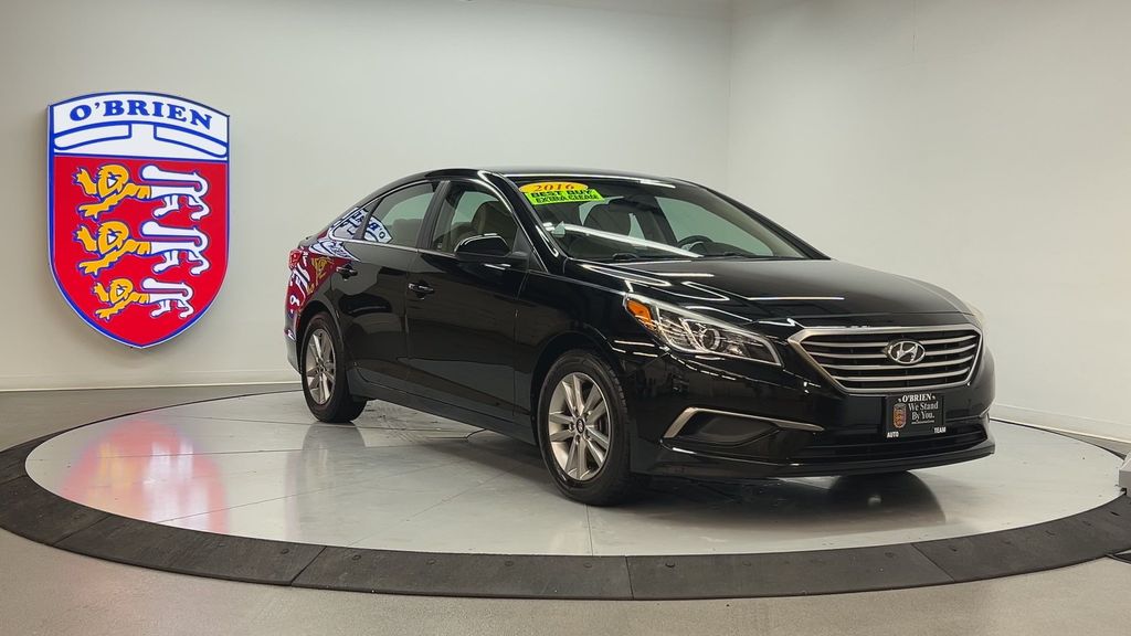 Used 2016 Hyundai Sonata SE with VIN 5NPE24AF8GH309884 for sale in Normal, IL