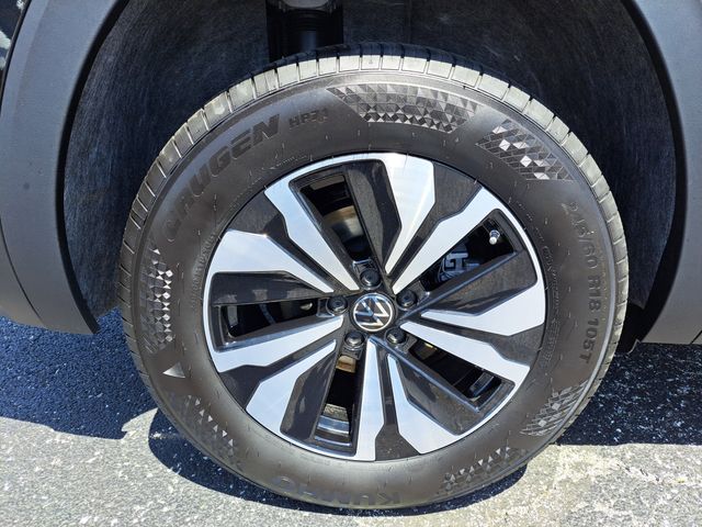 2025 Volkswagen Atlas SE photo 3