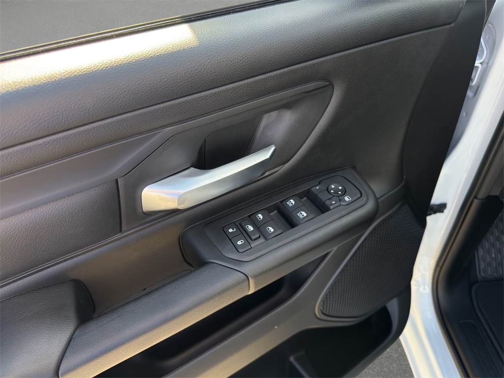 2026 Ram 1500 Tradesman photo 12