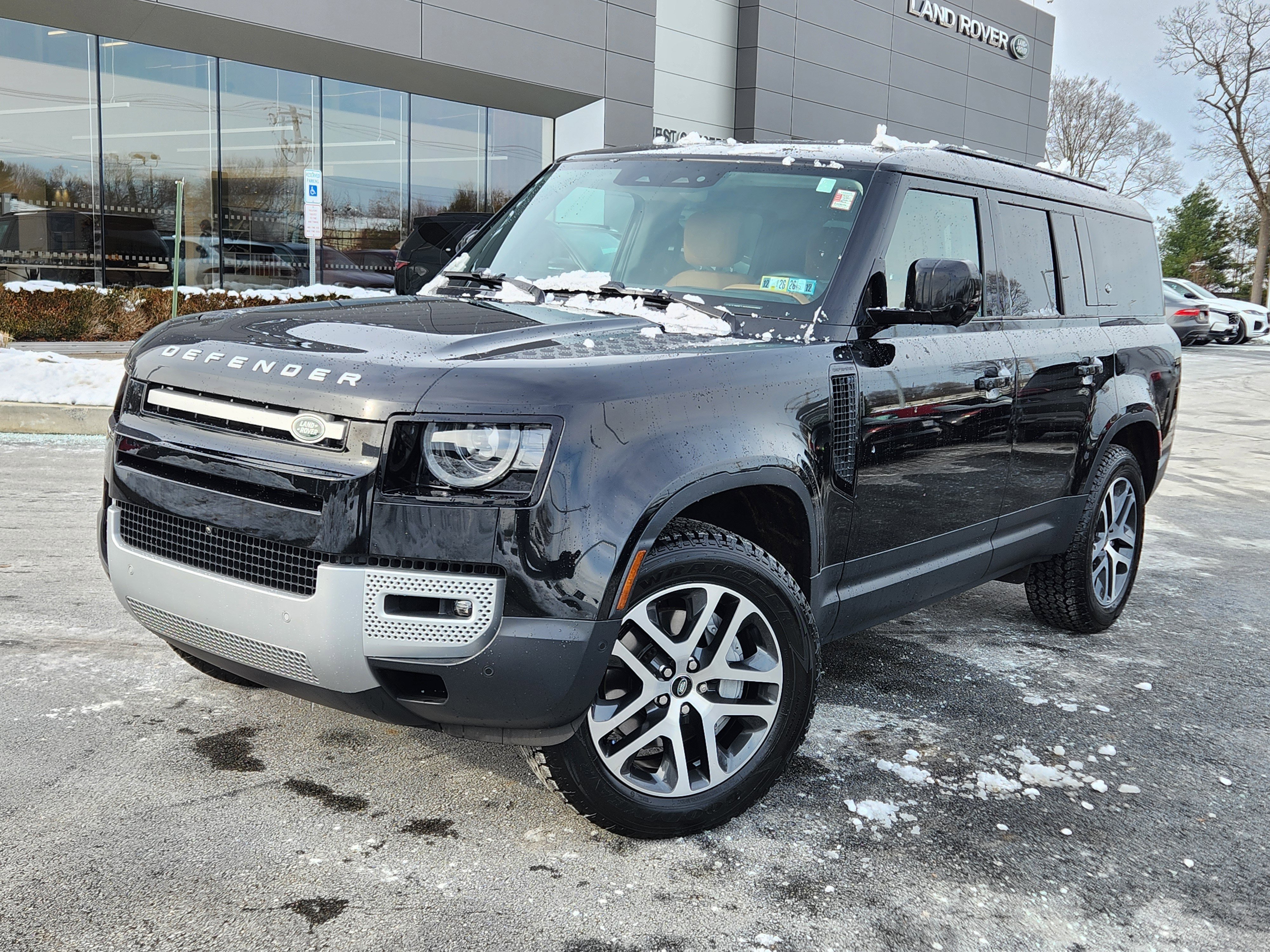 2024 Land Rover Defender S's photo