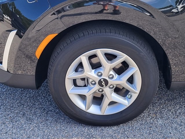 2025 Kia Soul LX photo 8