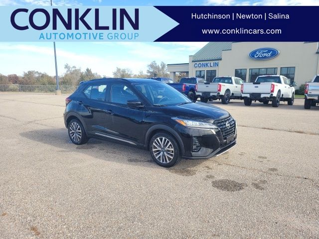 2024 Nissan Kicks SR's photo