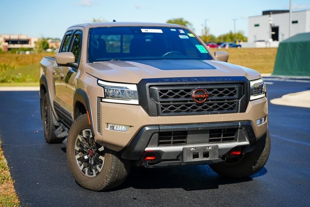 2022 Nissan Frontier PRO-4X photo 2