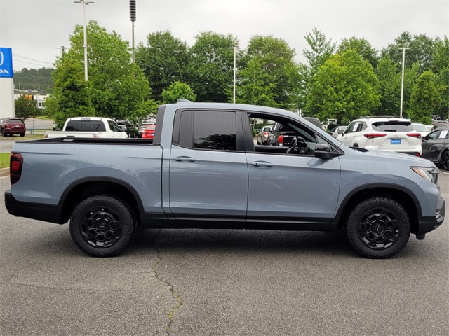 2025 Honda Ridgeline TrailSport photo 2