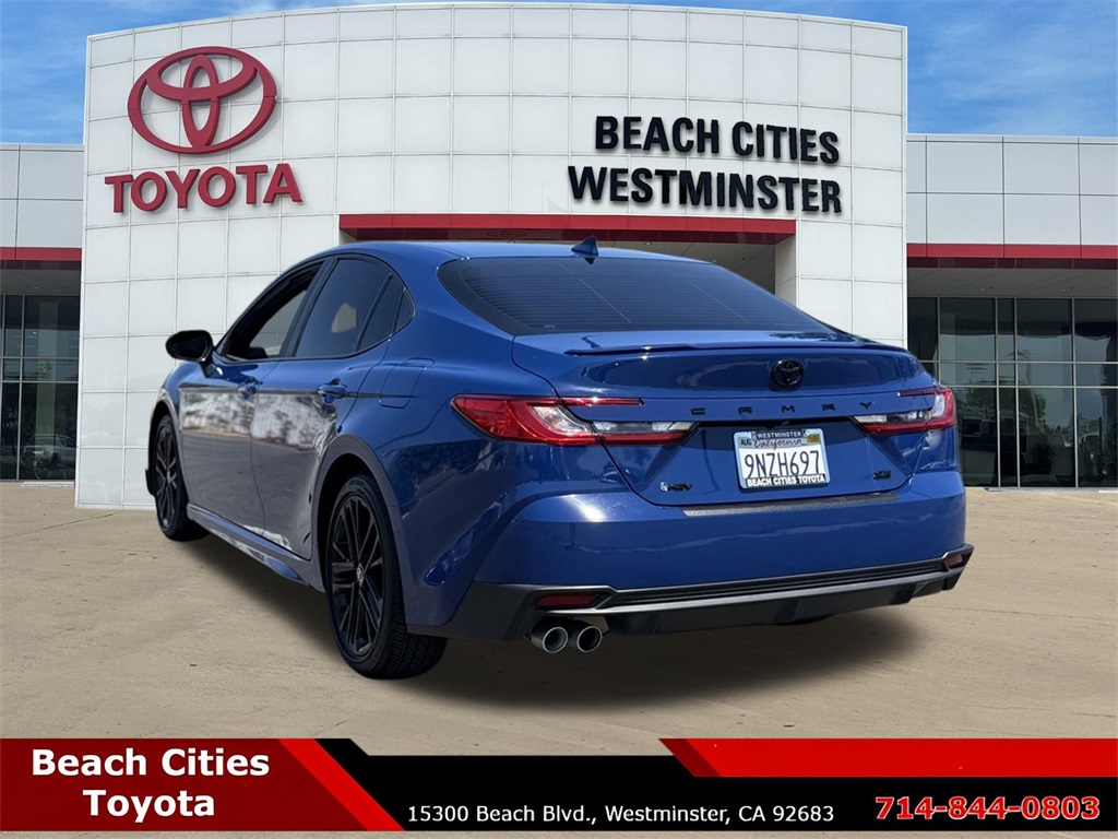 2025 Toyota Camry SE photo 7