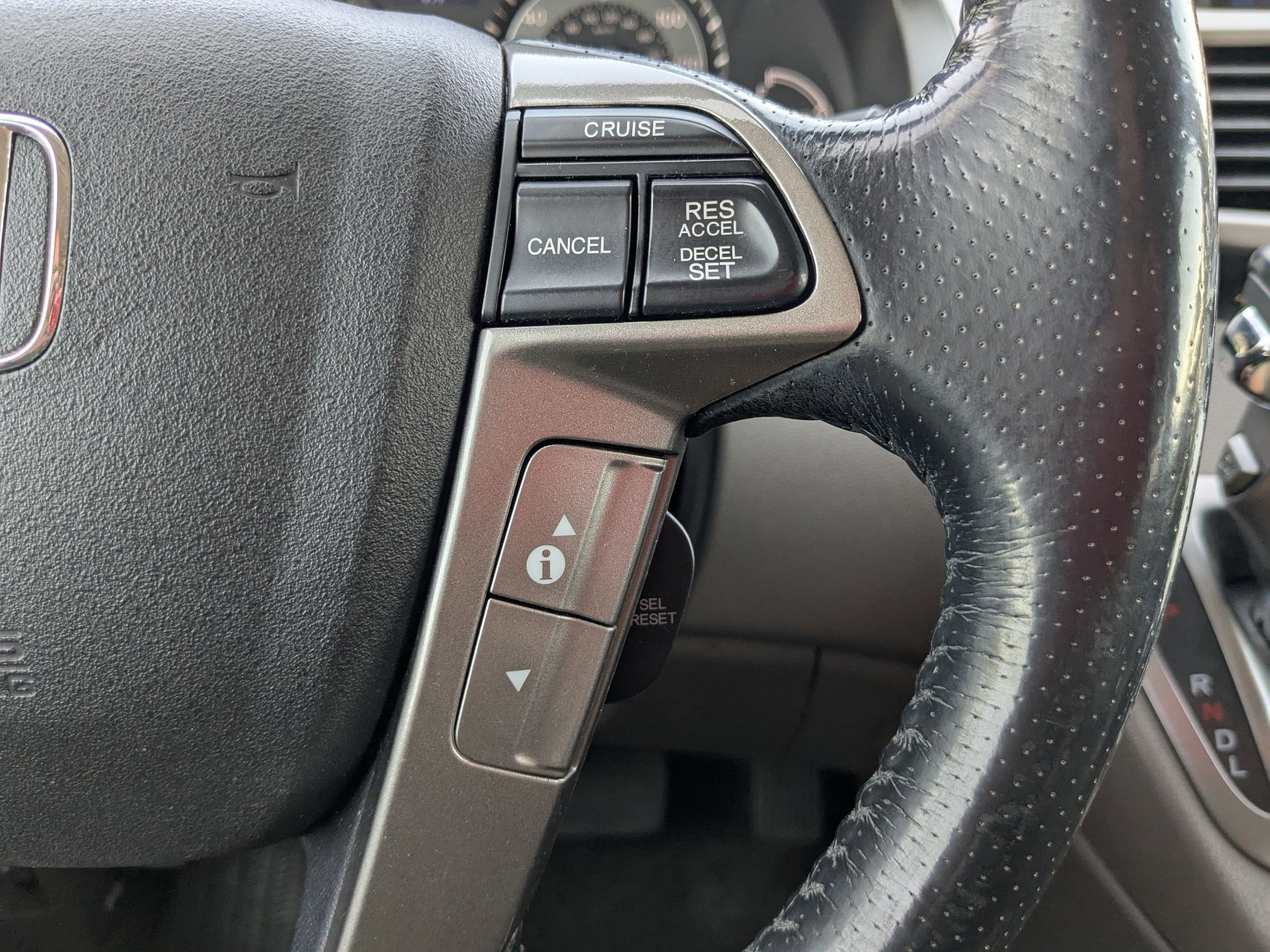 2016 Honda Odyssey Touring Elite photo 17