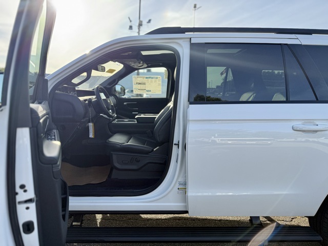 2025 Ford Expedition MAX Platinum photo 11