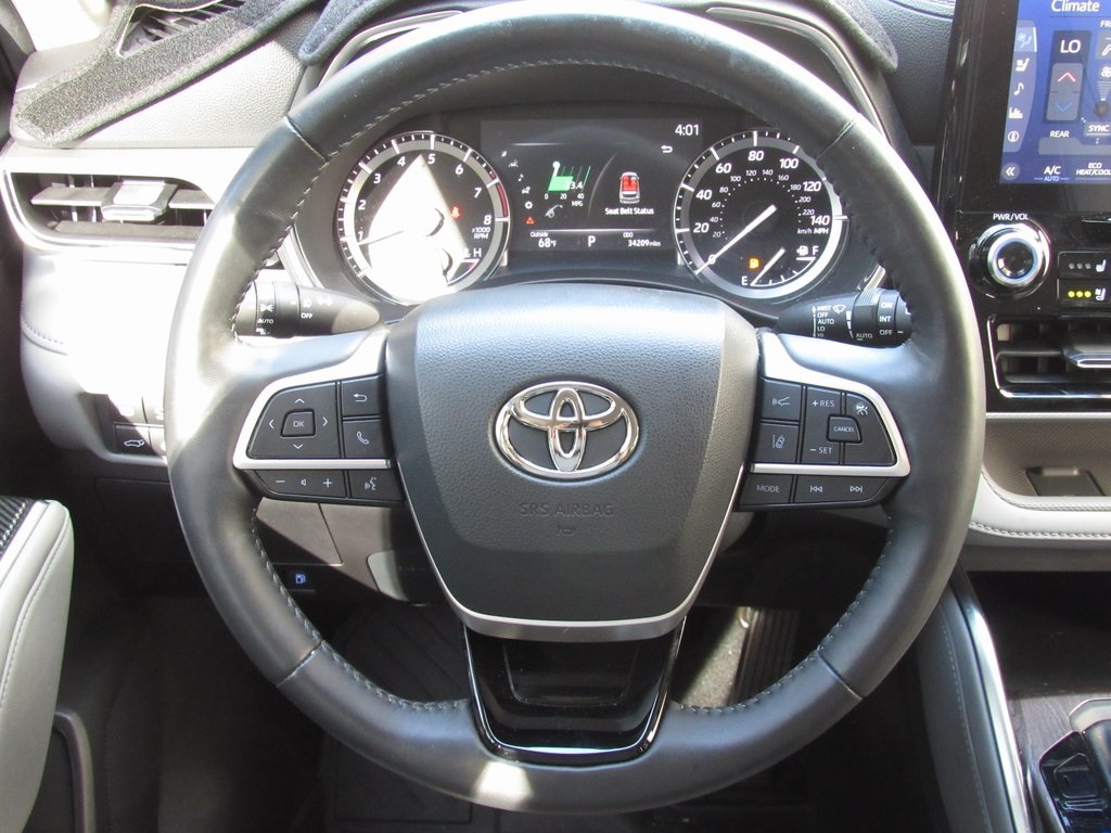 2022 Toyota Highlander Platinum photo 26